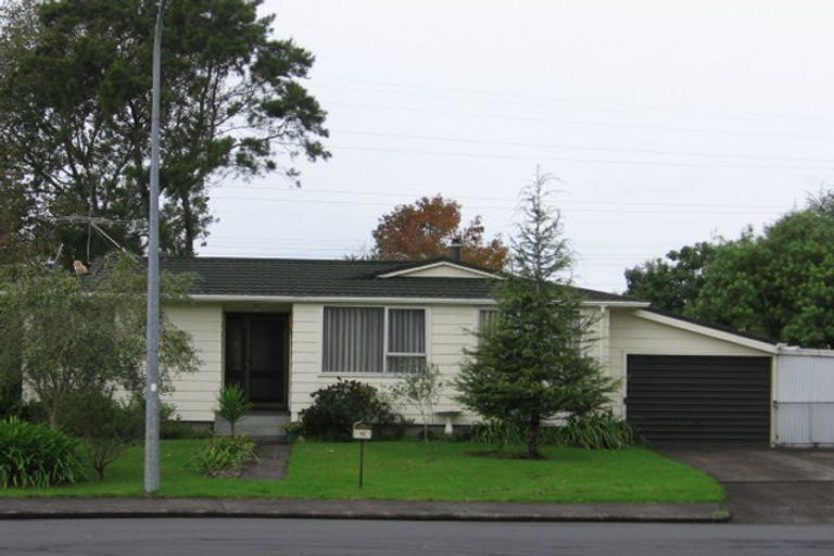 Photo of property in 12 Tiaka Place, Pakuranga, Auckland, 2010
