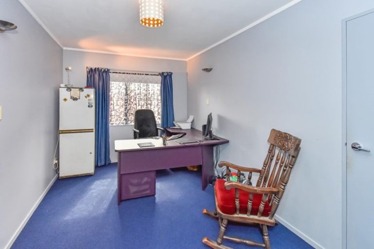 Photo of property in 1/12 Zurich Place, Weymouth, Auckland, 2103