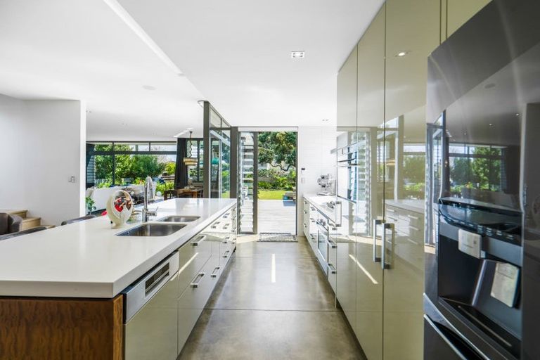 Photo of property in 37 Laurence Street, Manly, Whangaparaoa, 0930