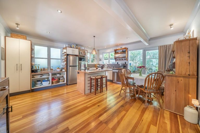 Photo of property in 121 Wainuiomata Road, Wainuiomata, Lower Hutt, 5014