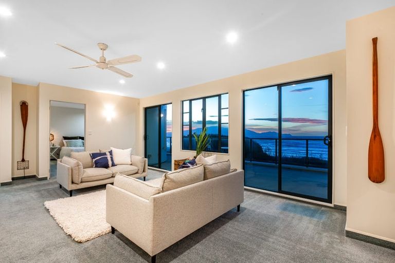 Photo of property in 69 Field Way, Waikanae Beach, Waikanae, 5036