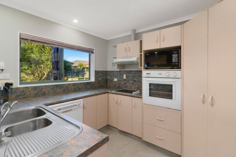 Photo of property in 11 Elmbridge Place, Owhata, Rotorua, 3010