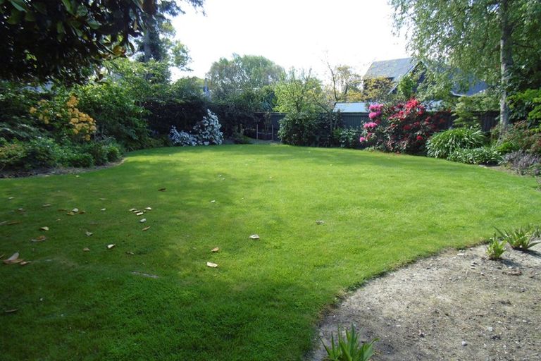 Photo of property in 82b Avonhead Road, Avonhead, Christchurch, 8042