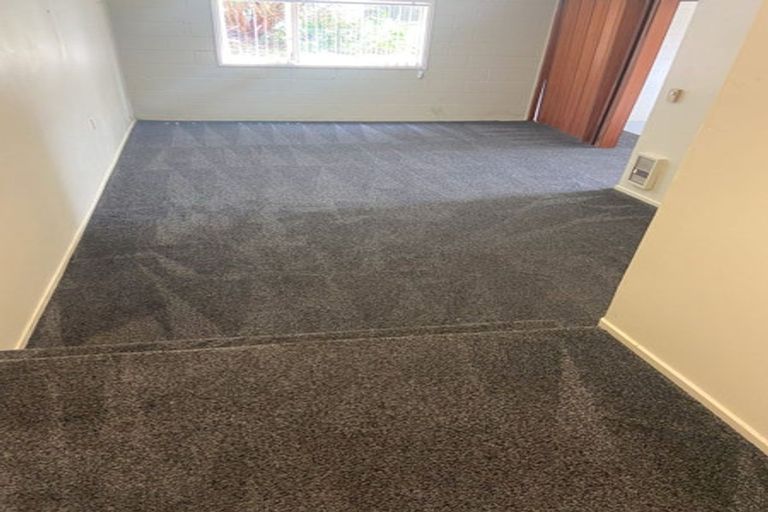 Photo of property in 18 Prince Regent Drive, Half Moon Bay, Auckland, 2012