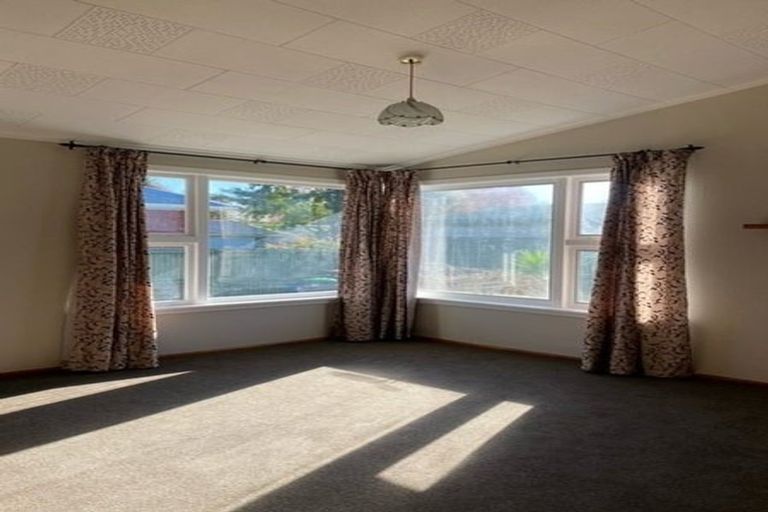 Photo of property in 84 Woodbury Street, Russley, Christchurch, 8042
