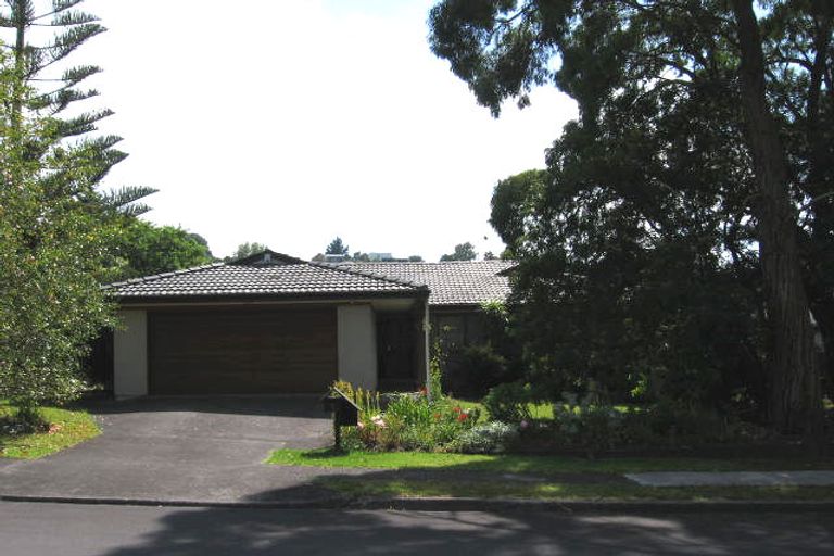 Photo of property in 1 Celina Place, Browns Bay, Auckland, 0630