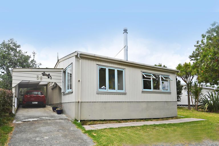 Photo of property in 38 Hauraki Road, Leigh, Warkworth, 0985