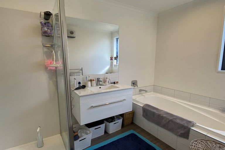 Photo of property in 8 Sholto Duncan Crescent, Halswell, Christchurch, 8025