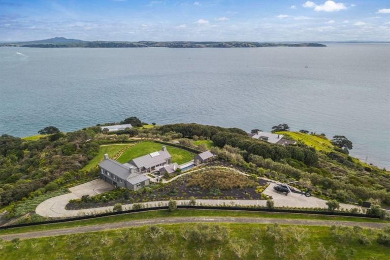 Photo of property in 13 Alan Murray Lane, Oneroa, Waiheke Island, 1081