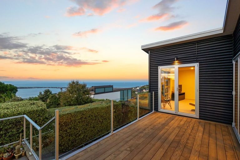 Photo of property in 5 Craigieburn Lane, Mount Pleasant, Christchurch, 8081