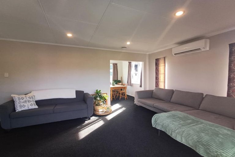 Photo of property in 18 Piper Place, Roslyn, Palmerston North, 4414