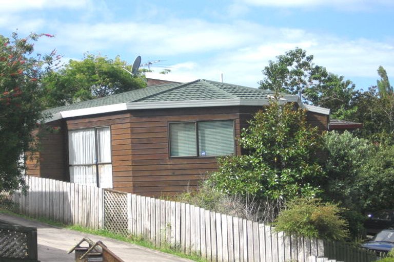 Photo of property in 1/8 Antrim Grove, Bayview, Auckland, 0629