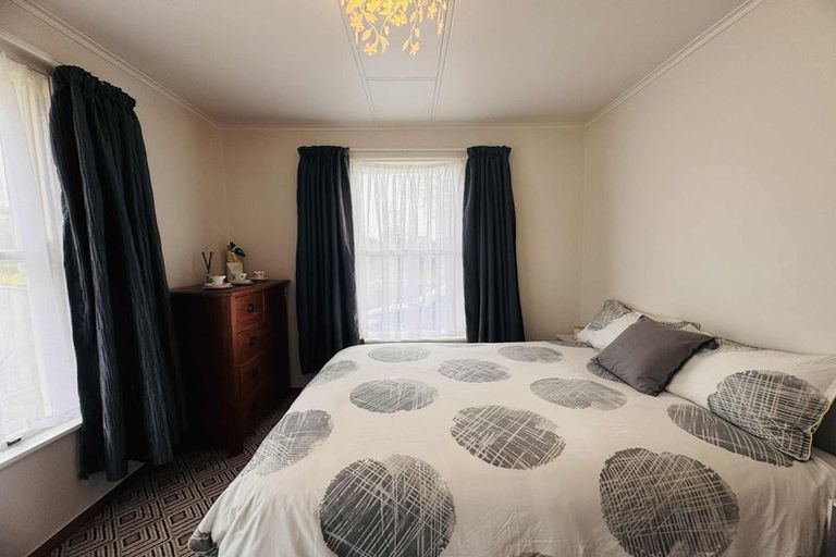 Photo of property in 17a Seddon Street, Takaro, Palmerston North, 4412