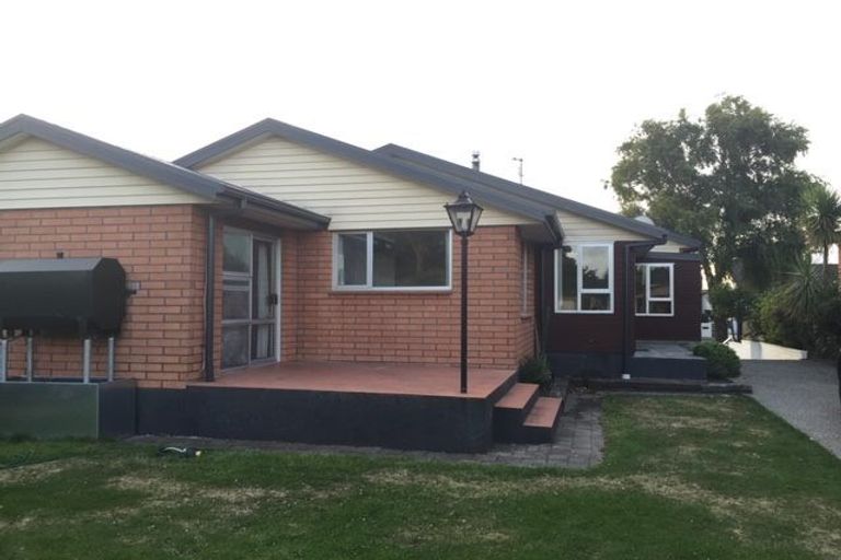 Photo of property in 24 Colina Street, Avonhead, Christchurch, 8042