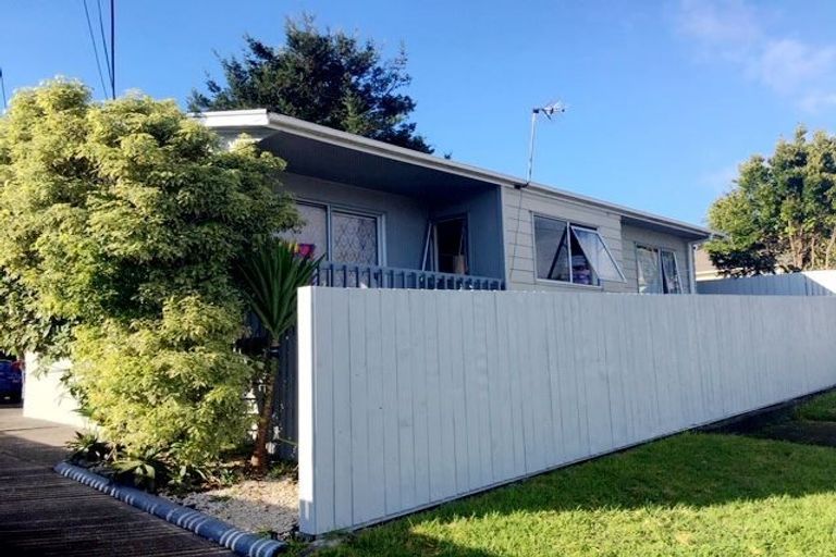 Photo of property in 1/163 Rathgar Road, Henderson, Auckland, 0610