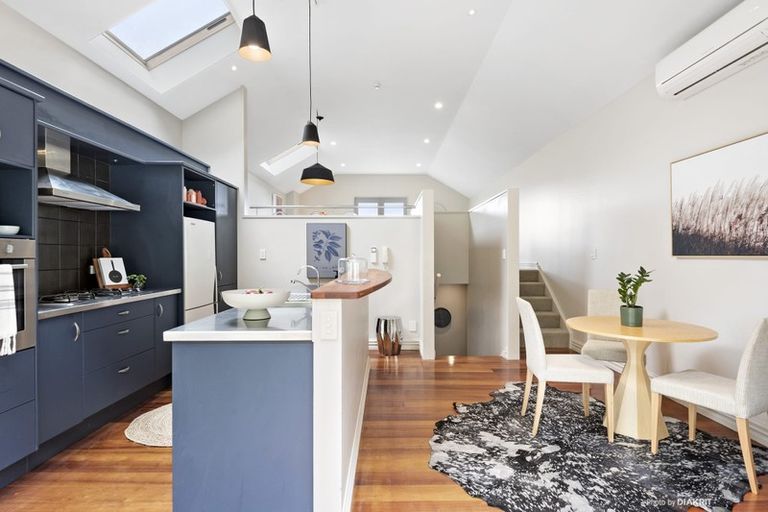 Photo of property in 153d Grant Road, Thorndon, Wellington, 6011