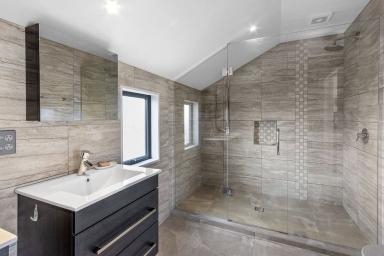 Photo of property in 11 Plynlimon Road, Fendalton, Christchurch, 8052