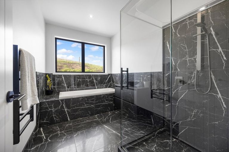 Photo of property in 1088 South Head Road, South Head, Helensville, 0874
