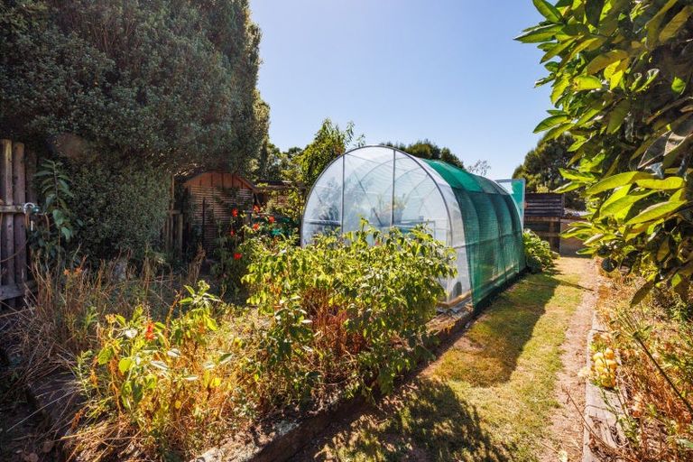 Photo of property in 355 Turitea Road, Turitea, Palmerston North, 4472