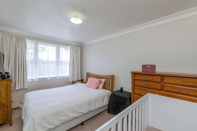 Photo of property in 35 Saint Annes Street, Levin, 5510