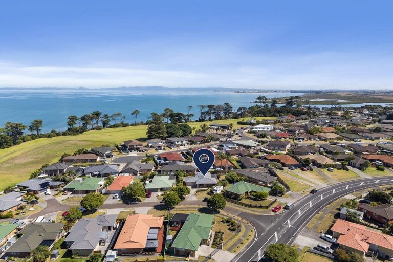 Photo of property in 3 Harobed Place, Weymouth, Auckland, 2103