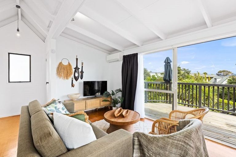 Photo of property in 8 Woodlands Avenue, Snells Beach, 0920