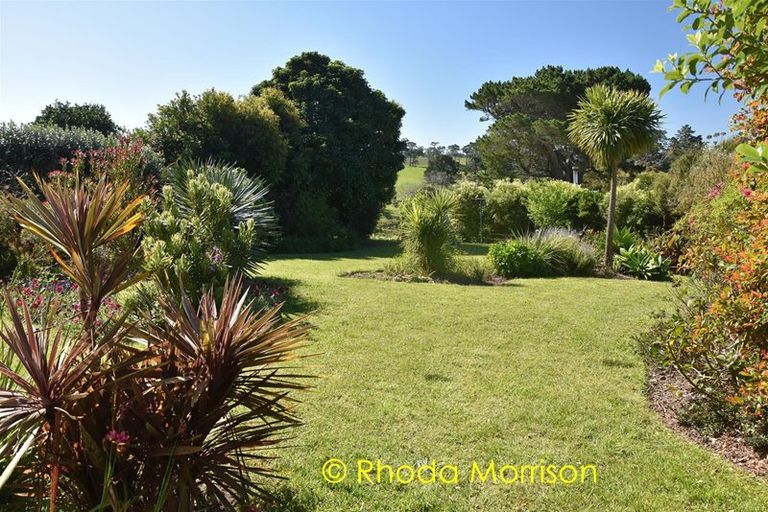 Photo of property in 42 Sandy Beach Road, Tinopai, 0593