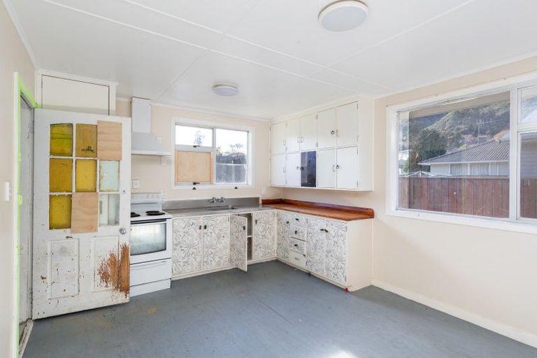 Photo of property in 8 Orewa Grove, Wainuiomata, Lower Hutt, 5014