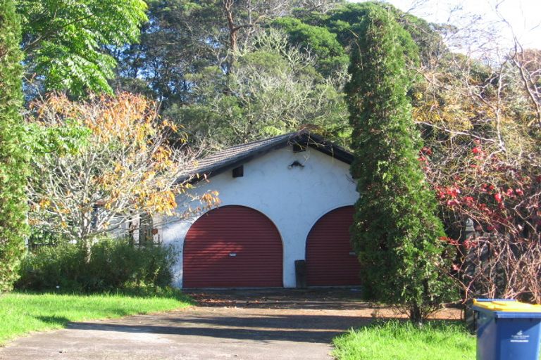 Photo of property in 27 Kashmir Road, Glen Eden, Auckland, 0602