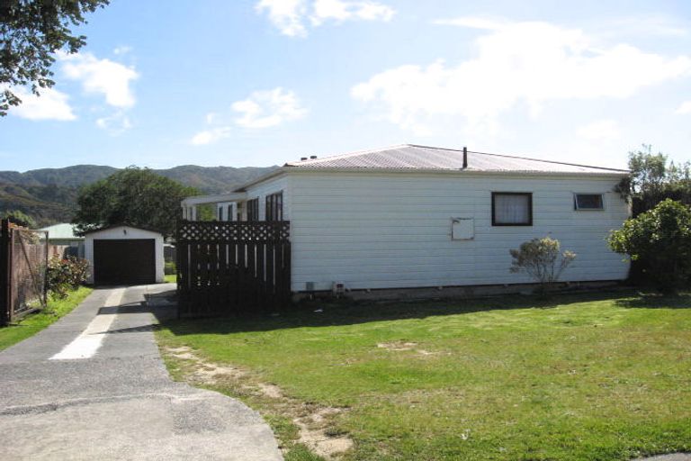 Photo of property in 15 Antrim Crescent, Wainuiomata, Lower Hutt, 5014