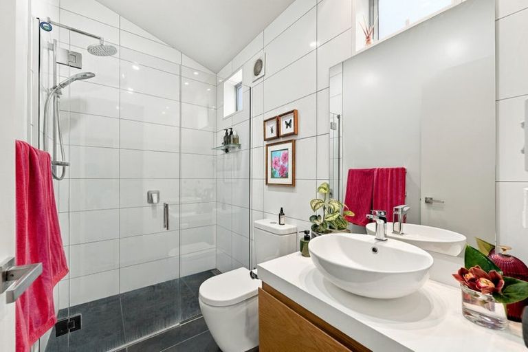 Photo of property in 9 Hadlow Place, Burnside, Christchurch, 8041