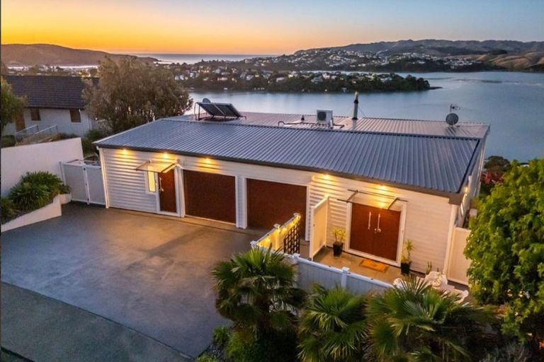 Photo of property in 22 The Anchorage, Whitby, Porirua, 5024