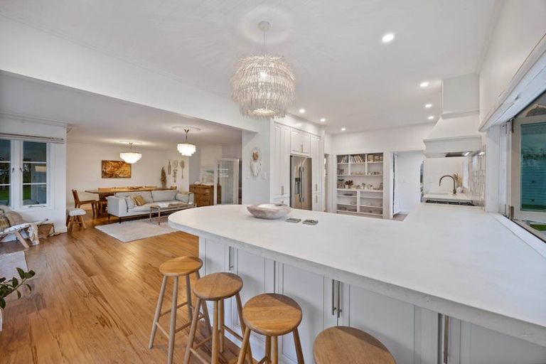 Photo of property in 161 Monument Road, Clevedon, 2582