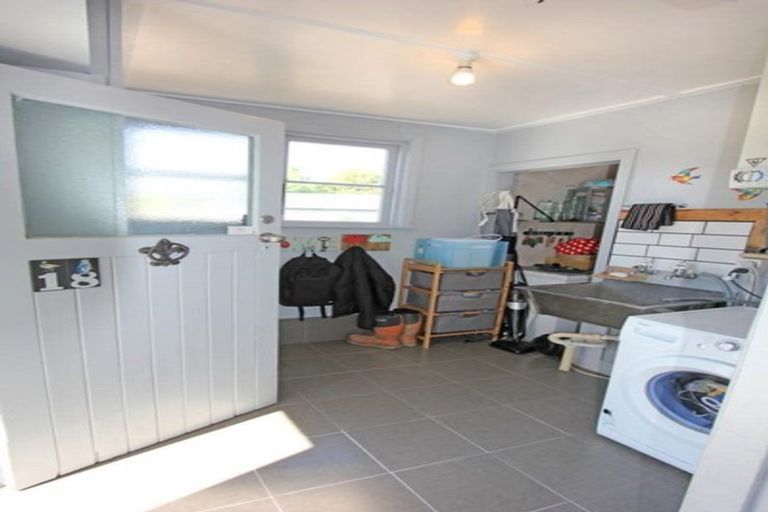 Photo of property in 18 Jensen Street, Green Island, Dunedin, 9018