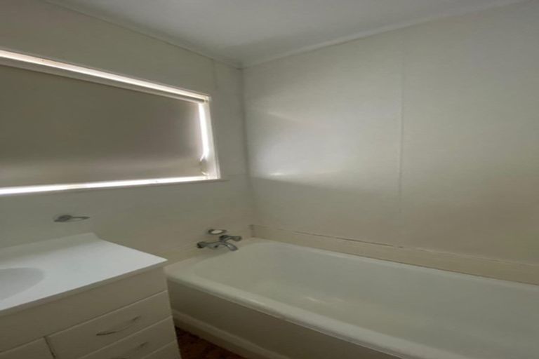 Photo of property in 42a Halsey Road, Manurewa, Auckland, 2102