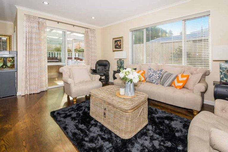 Photo of property in 29a Peach Road, Glenfield, Auckland, 0629