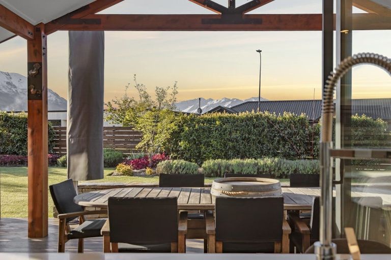 Photo of property in 12 Sapphire Spring Rise, Wanaka, 9305