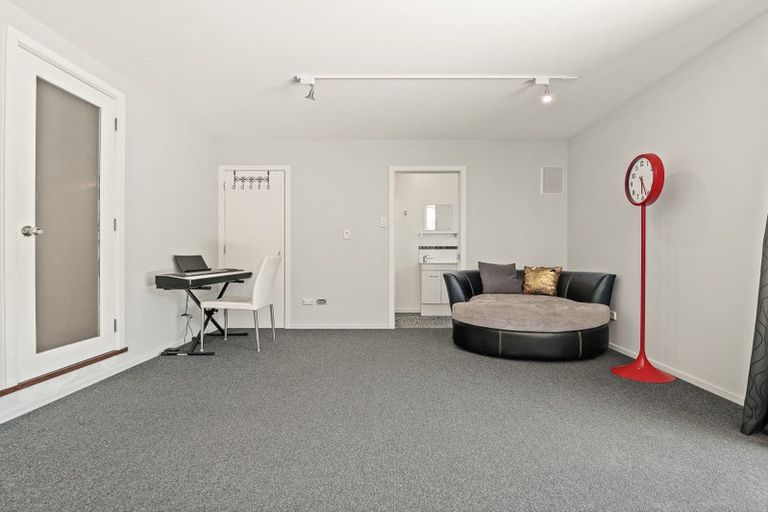 Photo of property in 28 Cliffs Road, Saint Clair, Dunedin, 9012