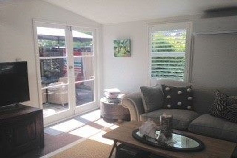 Photo of property in 3/17a Church Street, Devonport, Auckland, 0624