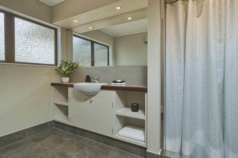 Photo of property in 12 Avenue Road, Greenmeadows, Napier, 4112