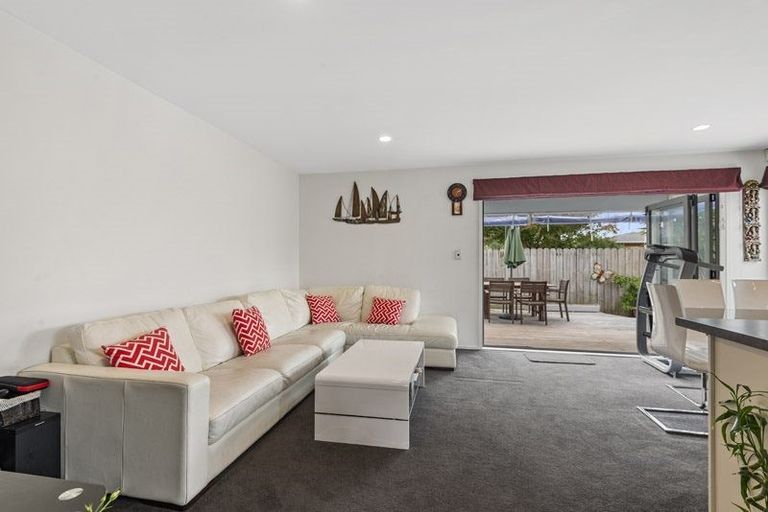 Photo of property in 4/103 Swanson Road, Henderson, Auckland, 0610