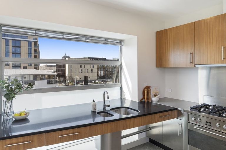 Photo of property in Braemar Apartments, 6/2 Cranmer Square, Christchurch Central, Christchurch, 8013
