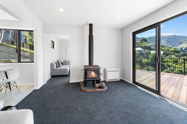 Photo of property in 28 Ticehurst Road, Lyttelton, 8082