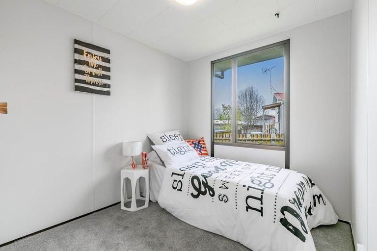 Photo of property in 2/26 Nearco Street, Randwick Park, Auckland, 2105