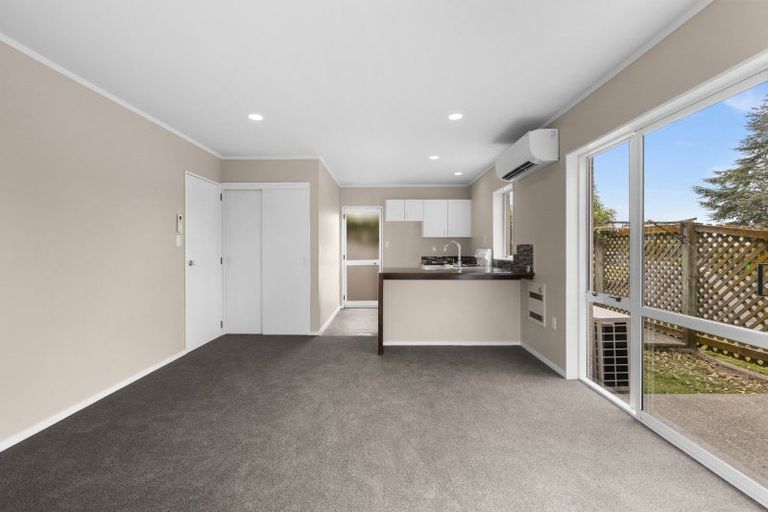 Photo of property in 2/1400 Woodstock Avenue, Mayfair, Hastings, 4122