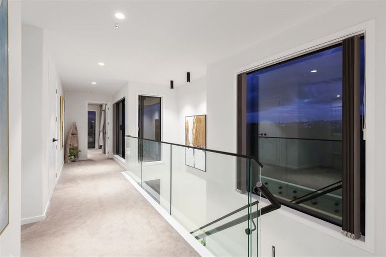 Photo of property in 6 Kina Place, Long Bay, Auckland, 0630