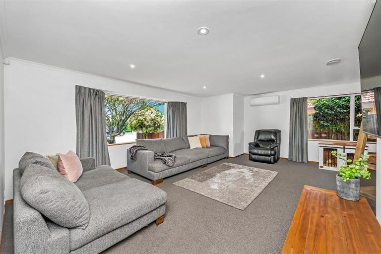 Photo of property in 10 Beauford Place, Parklands, Christchurch, 8083