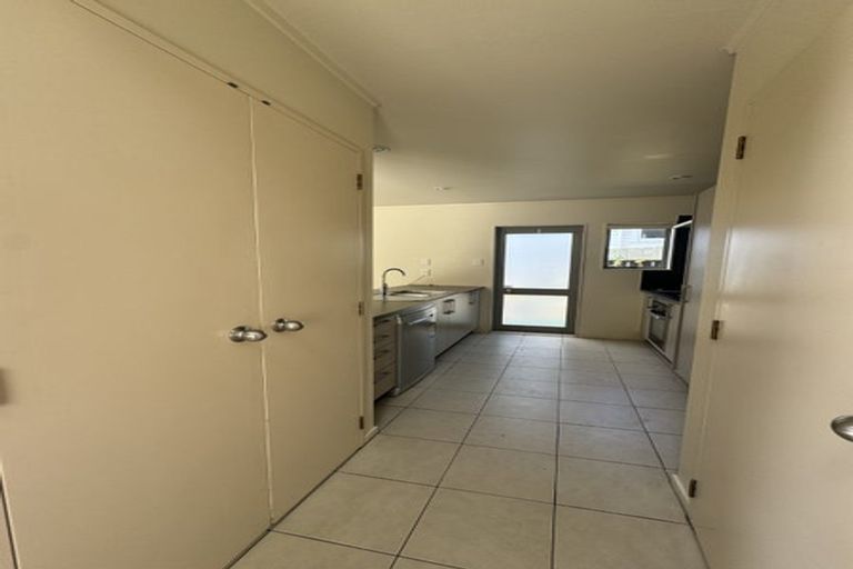 Photo of property in 2/2 Hatherlow Street, Glenfield, Auckland, 0629