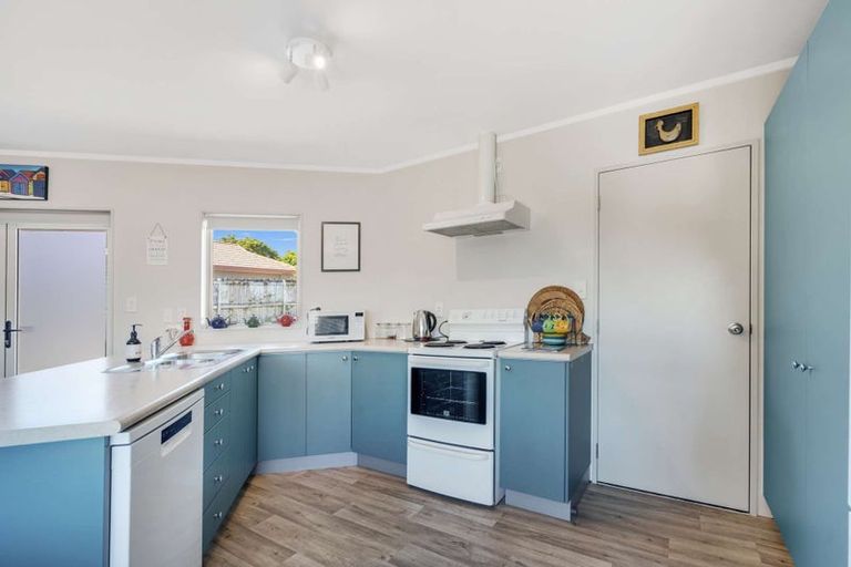 Photo of property in 2/23 Waitoa Street, Waiuku, 2123