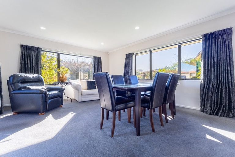 Photo of property in 33 Consort Close, Paraparaumu Beach, Paraparaumu, 5032